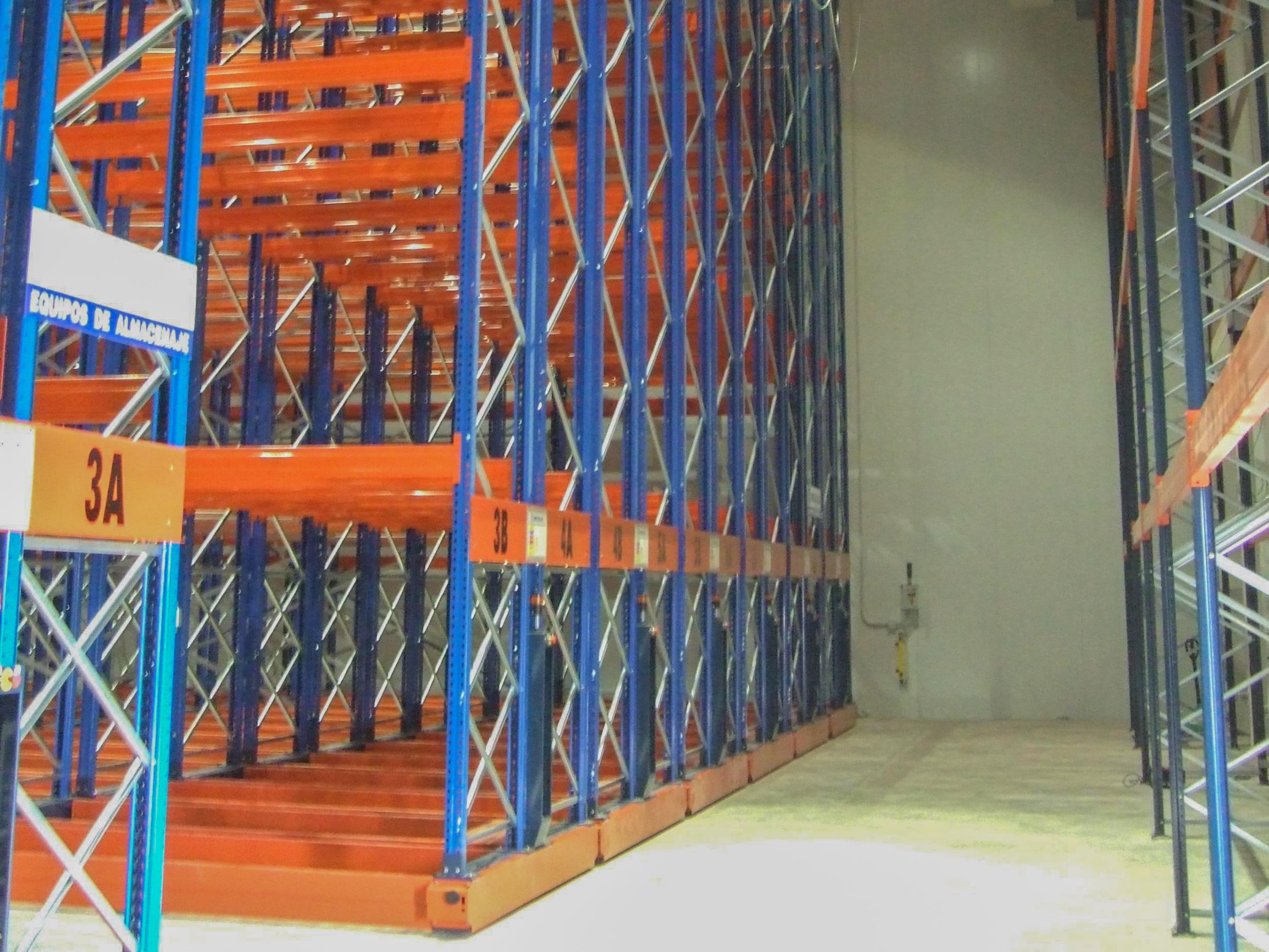 LOGISTIC CENTER FOR STORAGE AND DISTRIBUTION OF FROZEN PRODUCTS