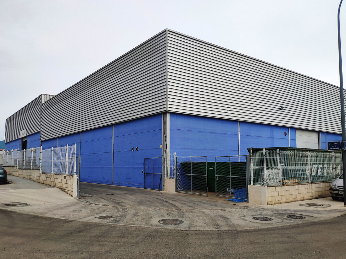 BOTTLING, STORAGE AND DISTRIBUTION PLANT FOR WINES AND DERIVATIVES WAREHOUSE