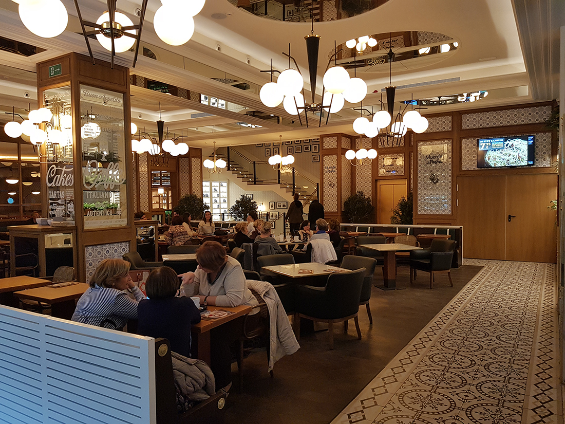 RESTAURANT IN ANCIENT BUILDING CAPITOL CINEMA (VALENCIA)