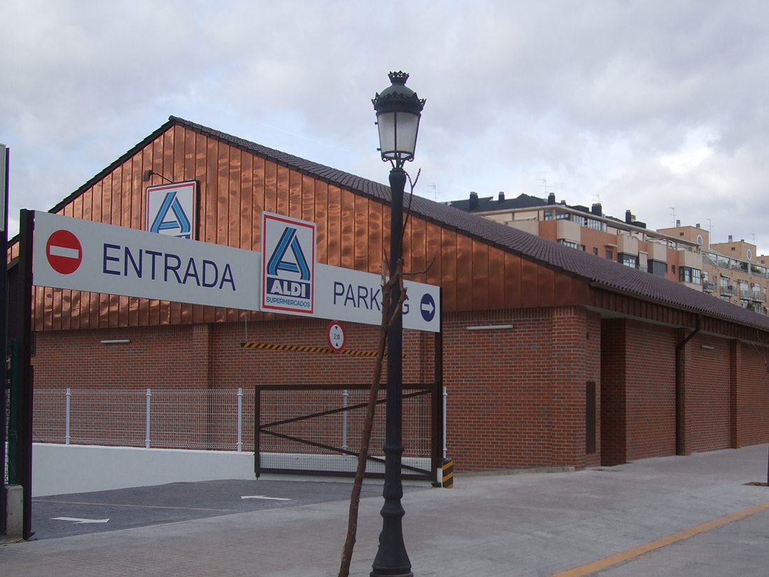 SUPERMARKET WITH BASEMENT FOR PARKING IN VALENCIA